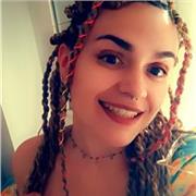 Profesora apta para todas las edades y niveles.